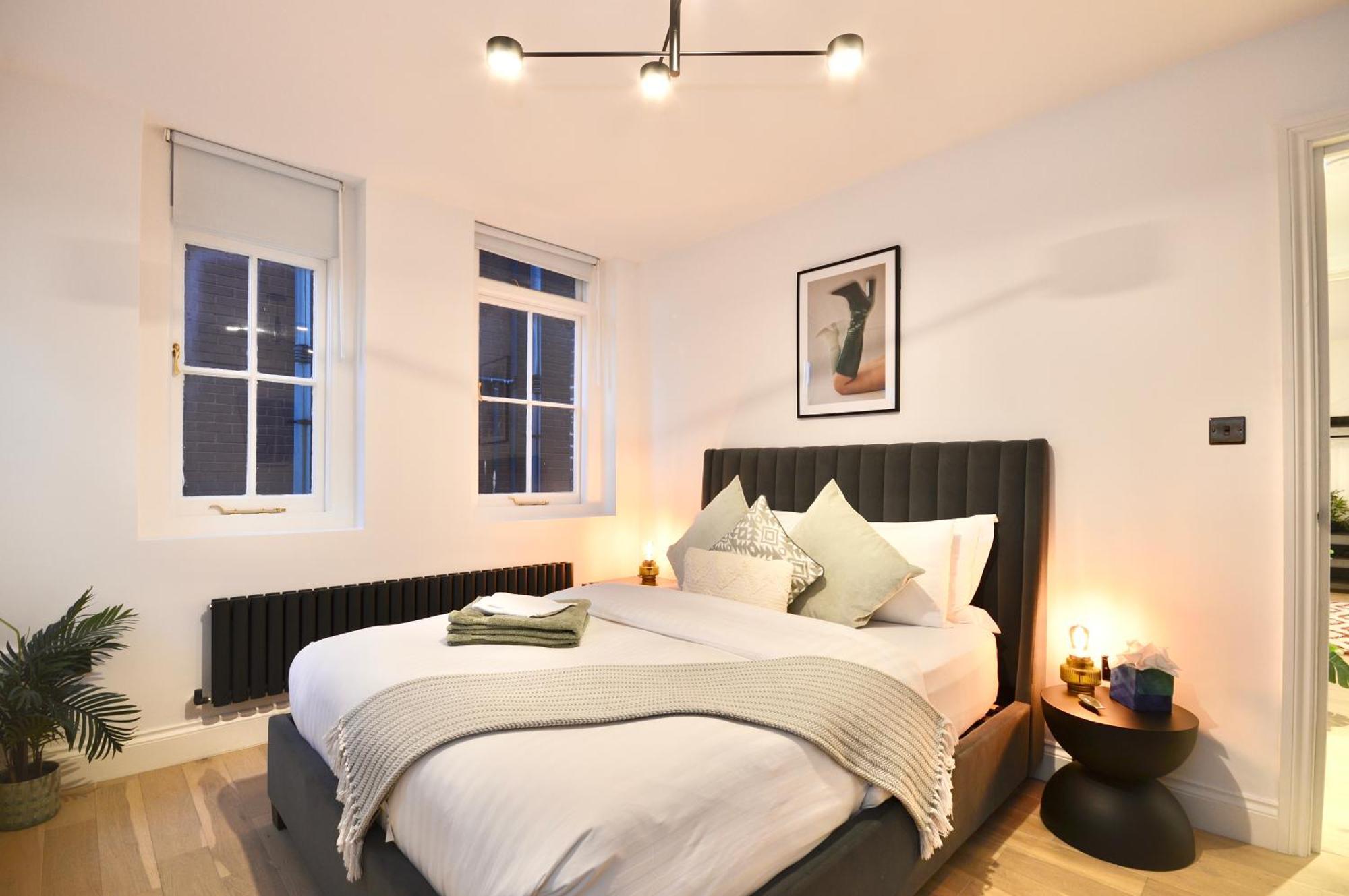 Newly Refurbished W/ River Views Appartamento