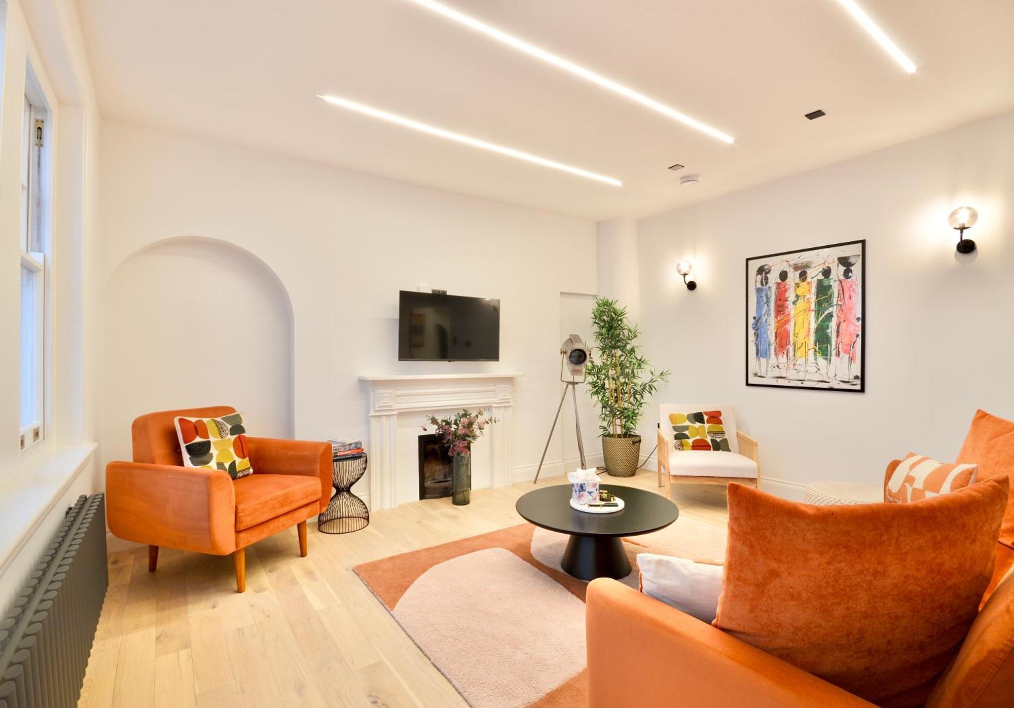 Newly Refurbished W/ River Views Londra
